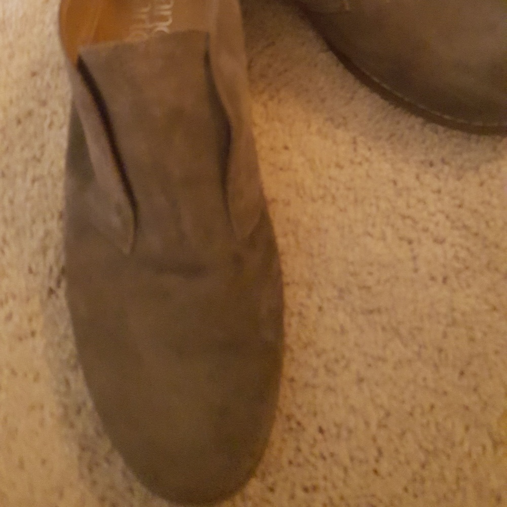 Franco Sarto Grey Suede shoe/bootie
